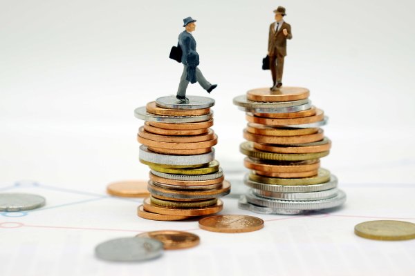 优优配送版 南向资金净买入额达40亿港元